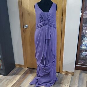 Vera Wang Purple Scoop Neck Sleeveless Wedding Gown